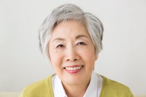 笑っている女性